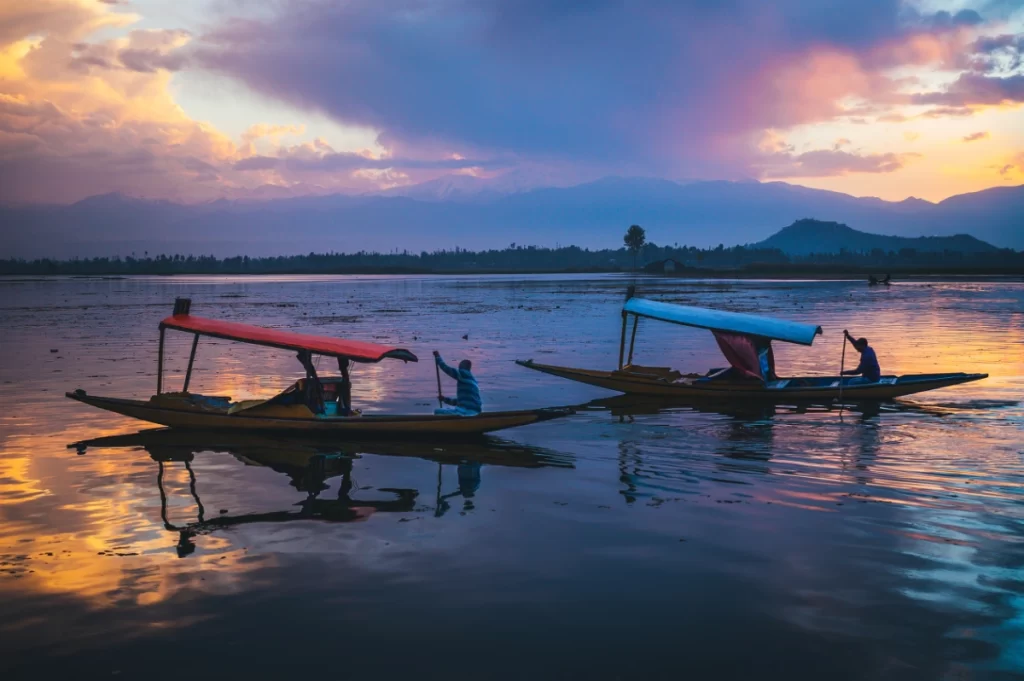 Kashmir tour guide